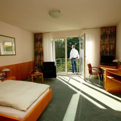 Room, Klinik Am See